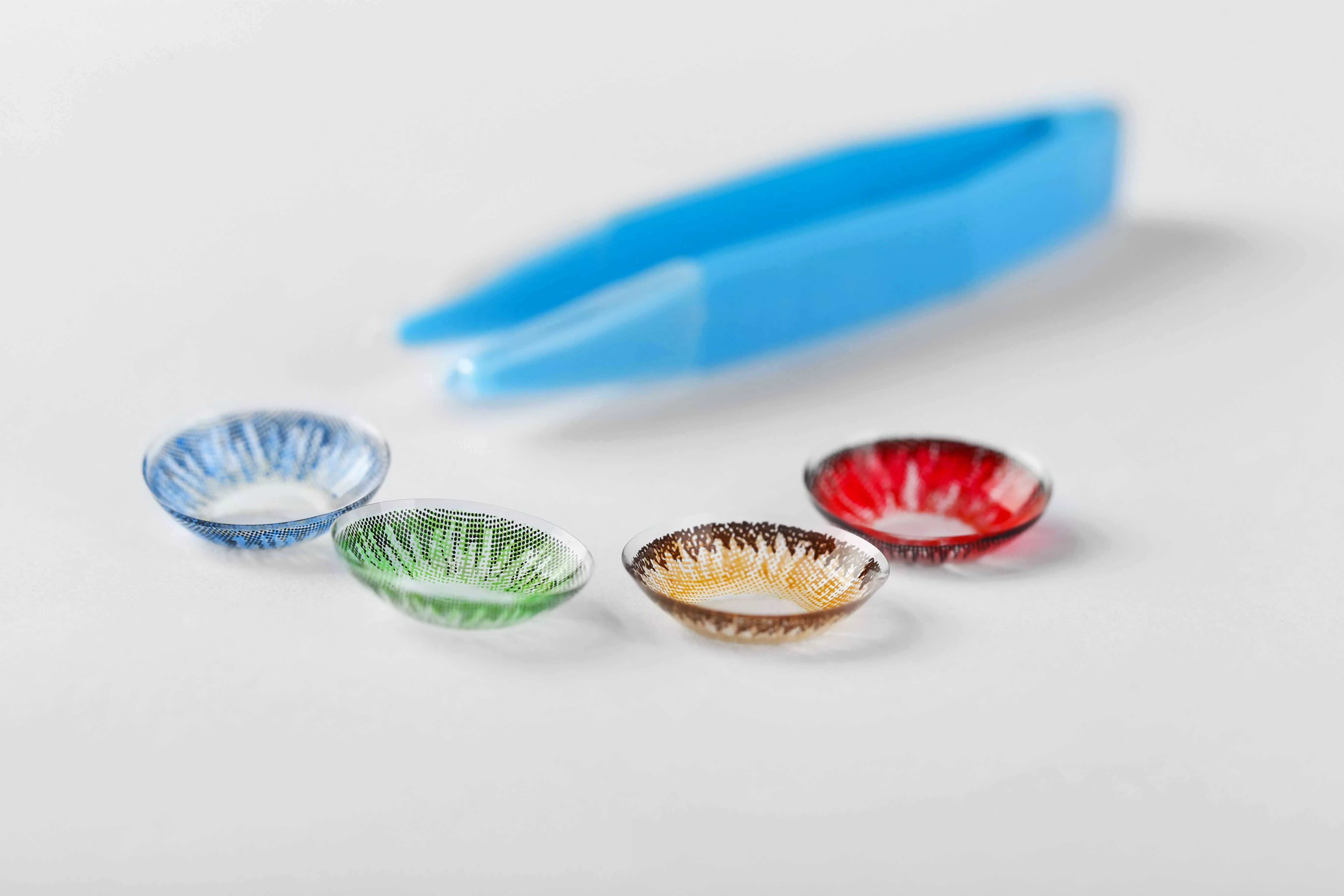 Contact lenses. Контактные линзы презентация. Контактные линзы фон. Контактные линзы на белом фоне. Контактные линзы без фона.